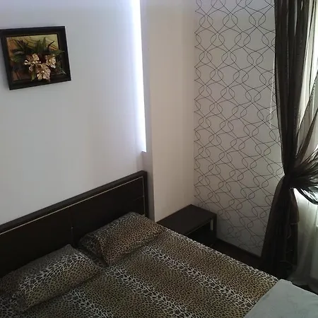 Красная *